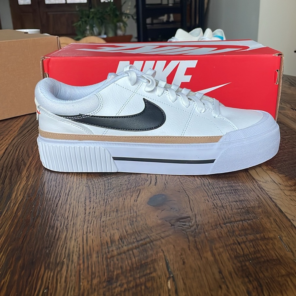 Women’s Nike Court Legacy Lift